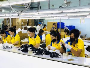 quy trình may áo thun đồng phục